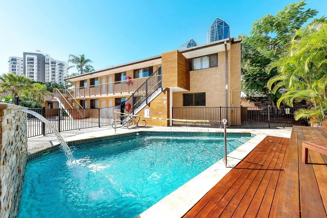 Hostel Maxmee Backpackers Resort Gold Coast