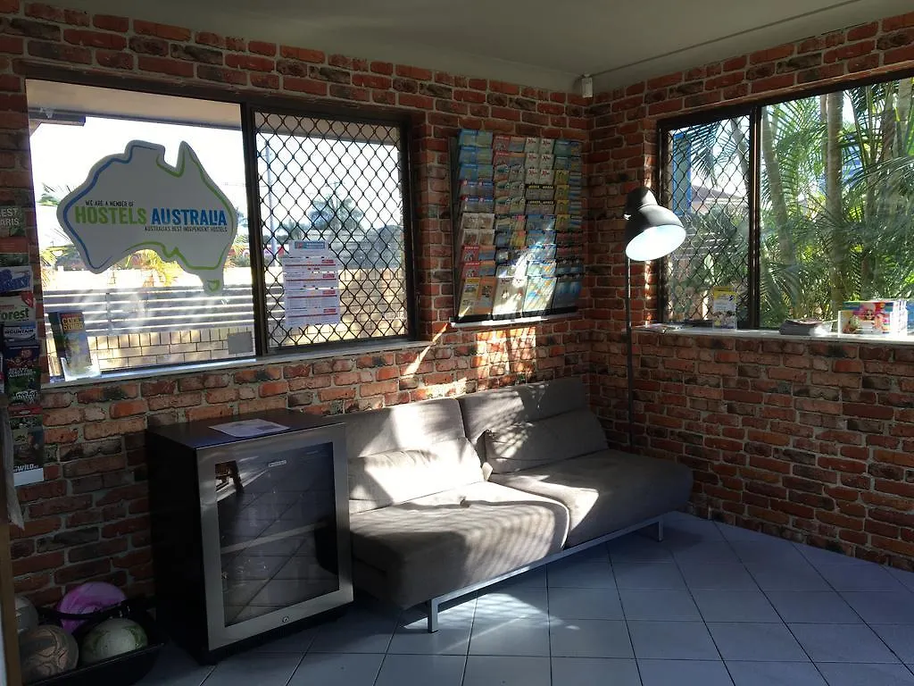 Maxmee Backpackers Resort Gold Coast